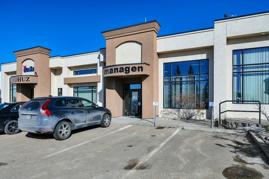 More Photos Of 4403-4413 94 St NW, Edmonton Light Distribution For Sale