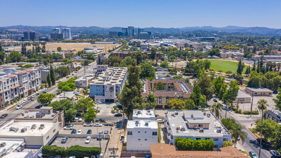 More Photos Of 21719 Hart St, Canoga Park Apartments For Sale