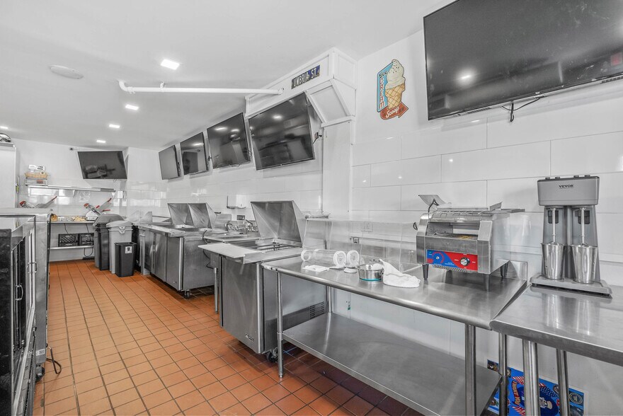 More Photos Of 4630 Umbria St, Philadelphia Apartments For Lease