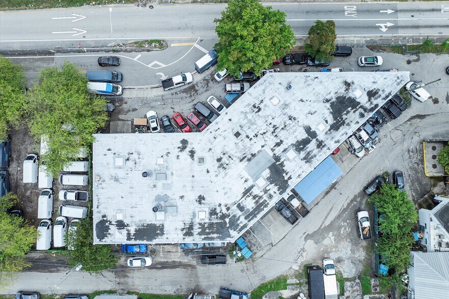 More Photos Of 13730 NW 6th Ct, North Miami Warehouse For Sale