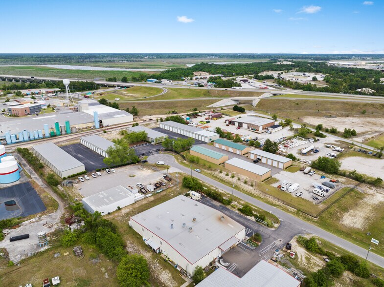 More Photos Of 202 Transcom Ct, Wilmington Self Storage For Lease