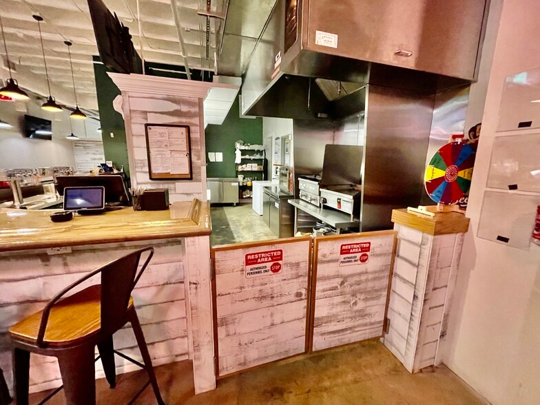 More Photos Of 24 E Magnolia Ave, Eustis Storefront For Lease