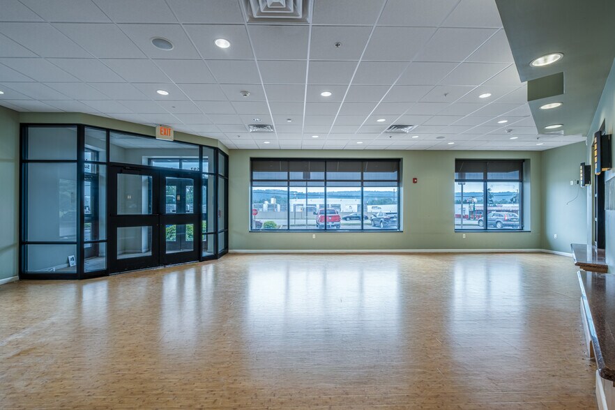 More Photos Of 1597 N Susquehanna Trl, Selinsgrove Freestanding For Lease