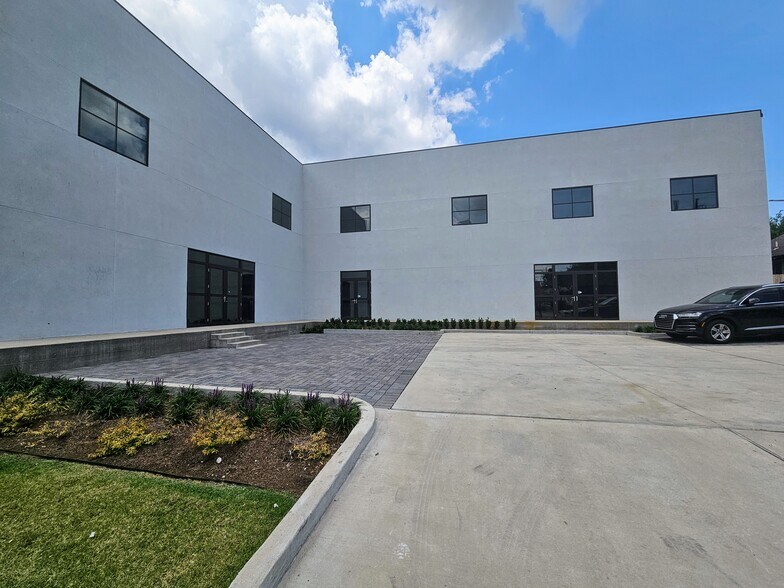 Primary Photo Of 4001 Tulane Ave, New Orleans General Retail For Sale