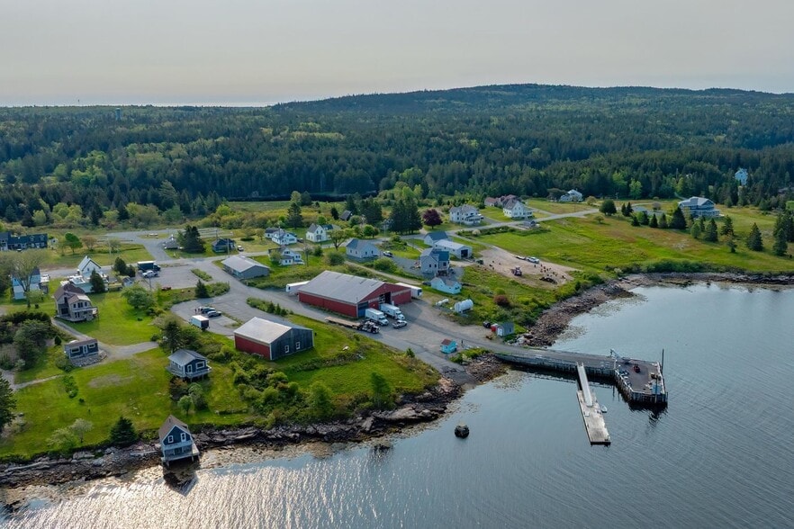 More Photos Of 88 Sargent St, Winter Harbor Freestanding For Sale