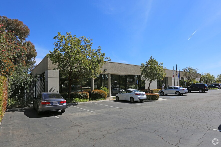 More Photos Of 4821 Viewridge Ave, San Diego Showroom For Lease