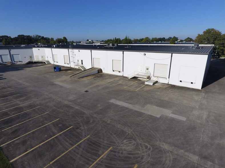 More Photos Of 11441 Industriplex Blvd, Baton Rouge Light Distribution For Lease