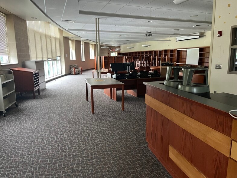 More Photos Of 22154 PA-18, Conneautville Schools For Sale