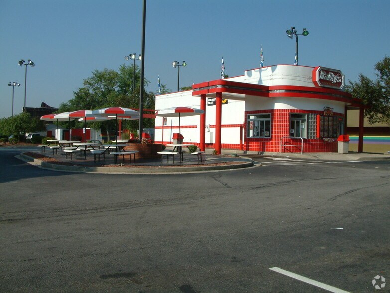 Primary Photo Of 5225 Madison Rd, Cincinnati Fast Food For Sale