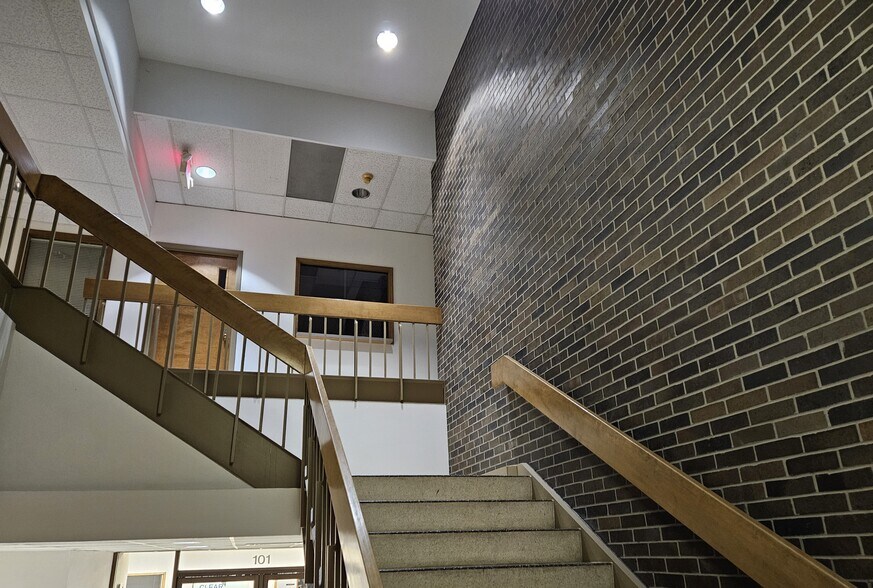 More Photos Of 1258 S Washington Ave, Saginaw Office For Sale