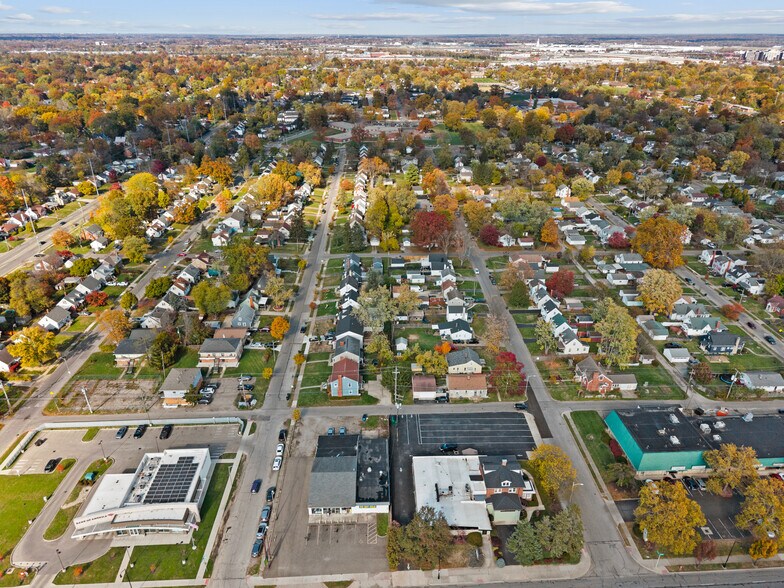 More Photos Of 3210 E Main St, Columbus Freestanding For Sale