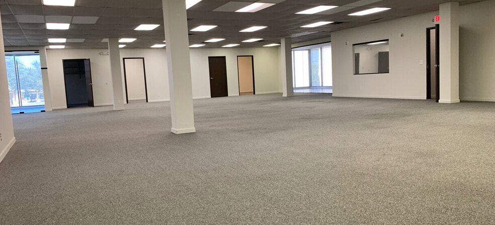More Photos Of 3530 Forest Ln, Dallas Office For Lease