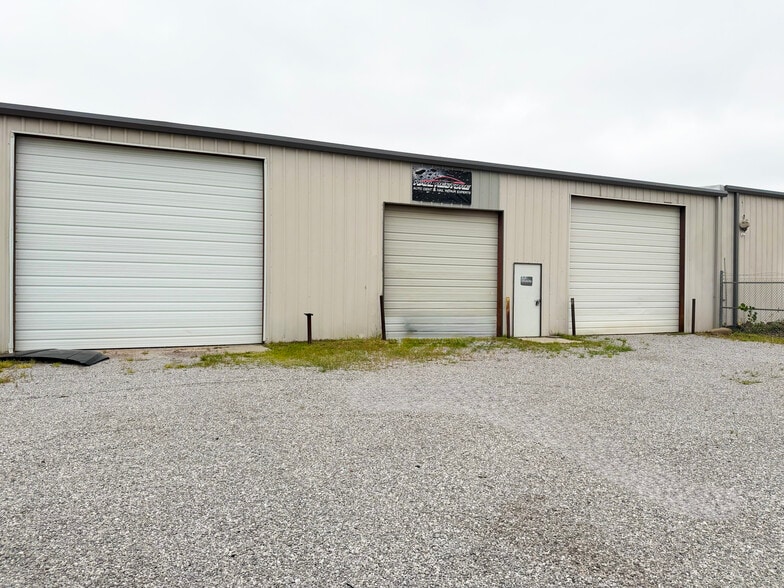 Primary Photo Of 11305 S I-44 Service Rd, Oklahoma City Showroom For Lease