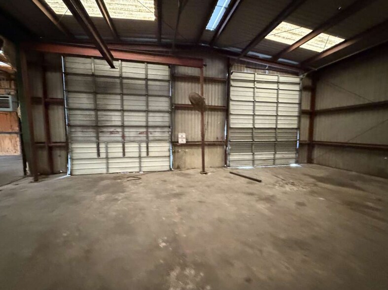 More Photos Of 100 N Richey St, Pasadena Warehouse For Sale