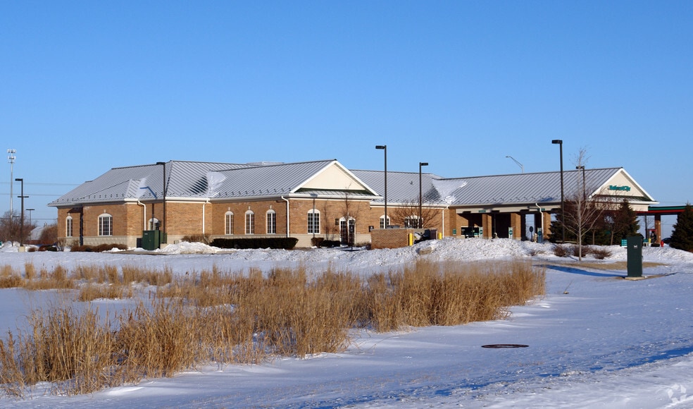 More Photos Of 2429 Randall Rd, Carpentersville Storefront Retail Office For Lease
