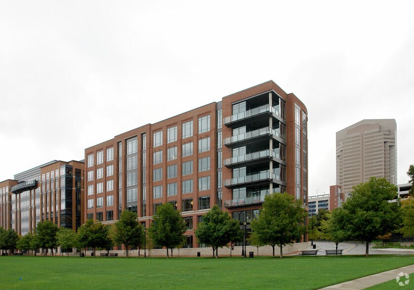 Primary Photo Of 230 West St, Columbus Office For Lease