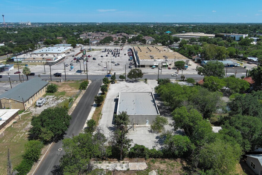 More Photos Of 2207 S Zarzamora St, San Antonio Medical For Sale
