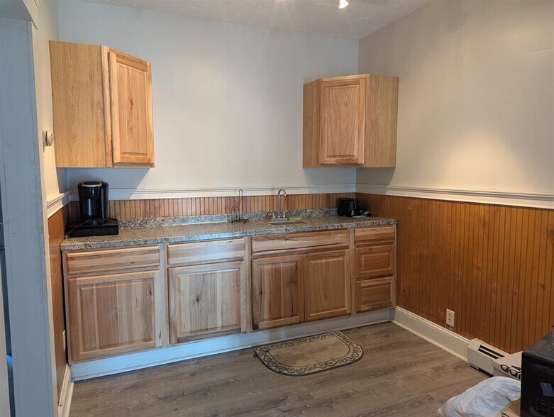 More Photos Of 198 Washington St, Claremont Office For Sale