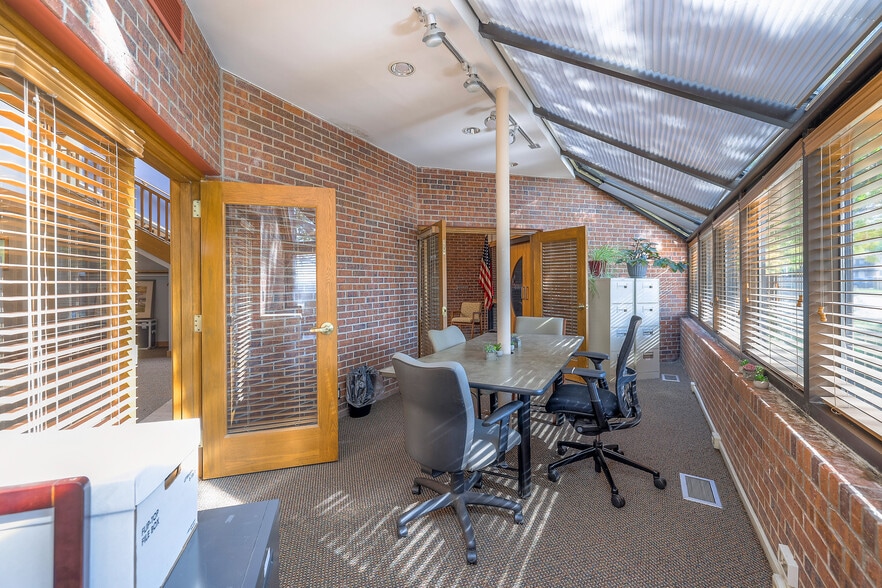 More Photos Of 8880 Ballentine St, Overland Park Office For Sale