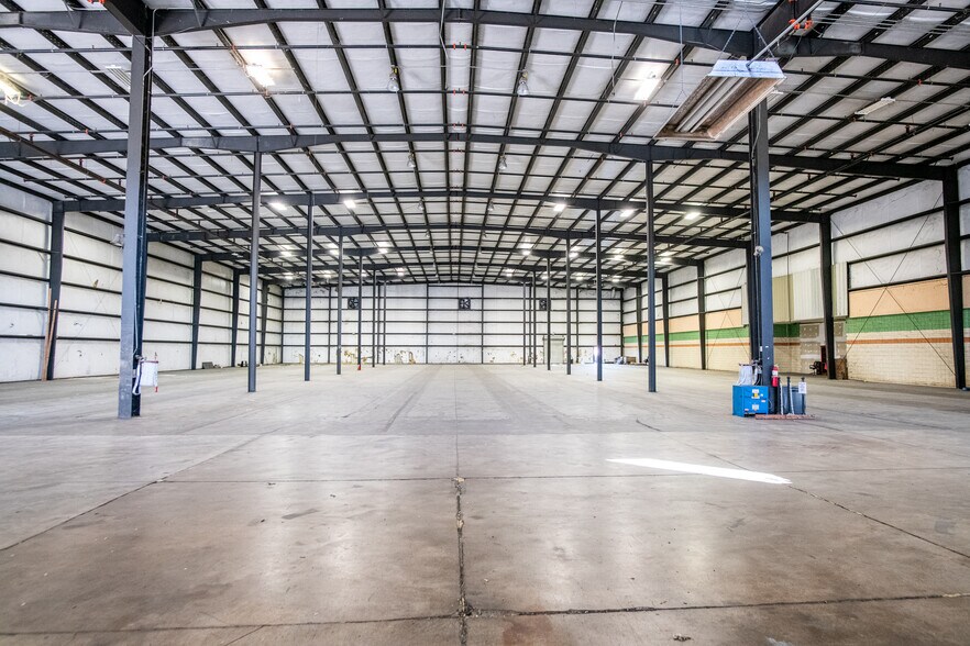 More Photos Of 398 Direct Connection Dr, Rossville Industrial For Lease