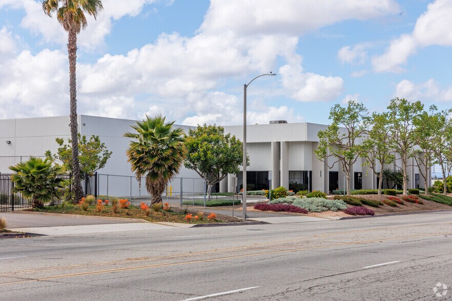 More Photos Of 800 W Artesia Blvd, Compton Warehouse For Lease