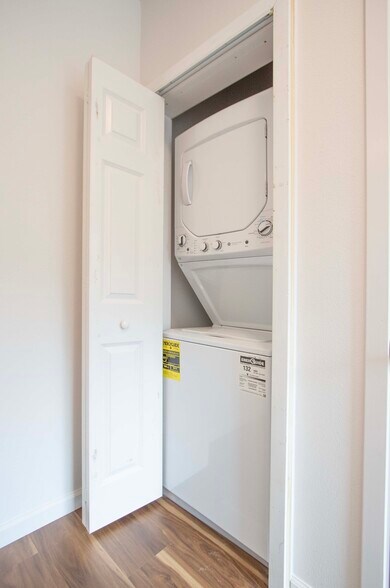 More Photos Of 1380 Lincoln Ave, San Rafael Apartments For Sale