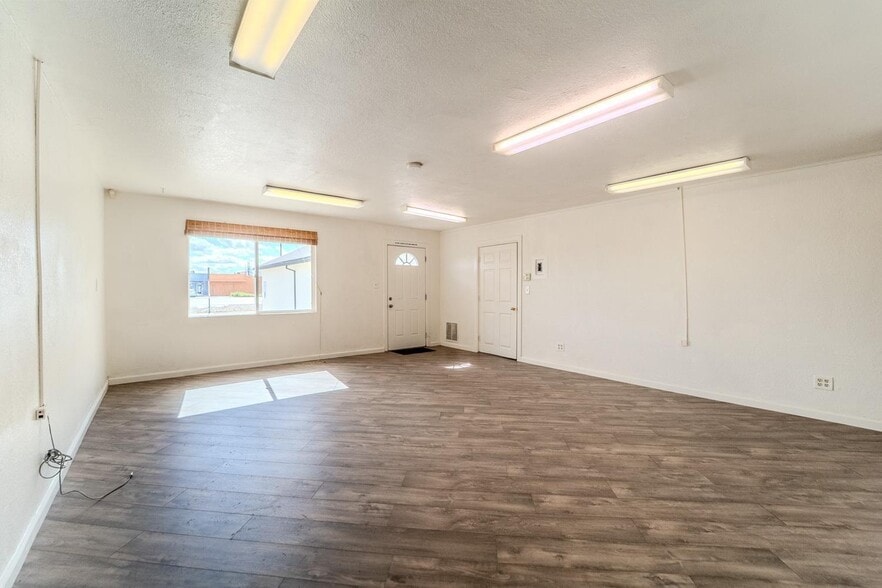 More Photos Of 1835 N Beale Rd, Marysville Office For Sale