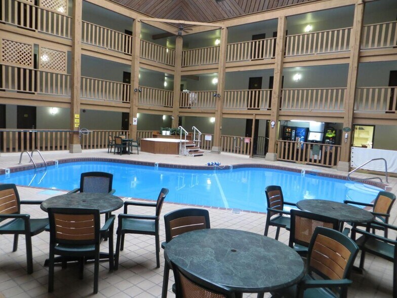 More Photos Of 440 Heritage Dr, Spearfish Hotel For Sale