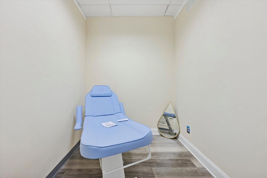 More Photos Of 137 MacDade Blvd, Folsom Medical For Sale