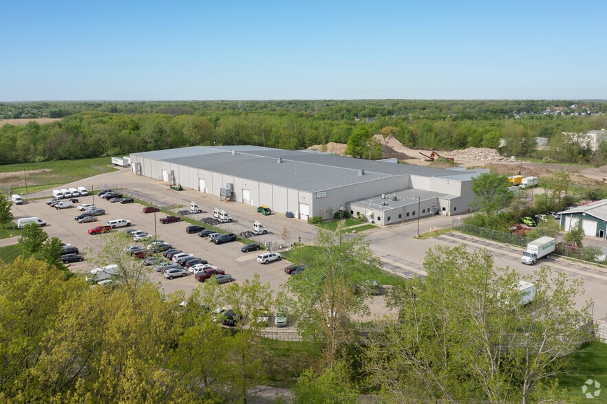 More Photos Of 3378 3 Mile Rd NW, Grand Rapids Distribution For Lease