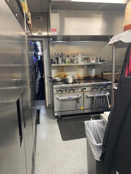 More Photos Of 331-333 Cleveland Ave NW, Canton Restaurant For Sale