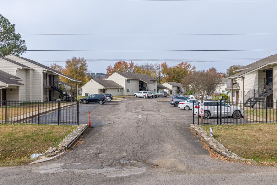 More Photos Of 401 N Cumberland Ave, Russellville Apartments For Sale
