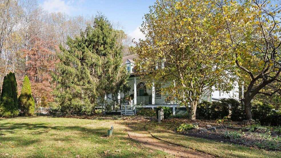 More Photos Of 5309 S Seminole Trl, Madison Storefront For Sale