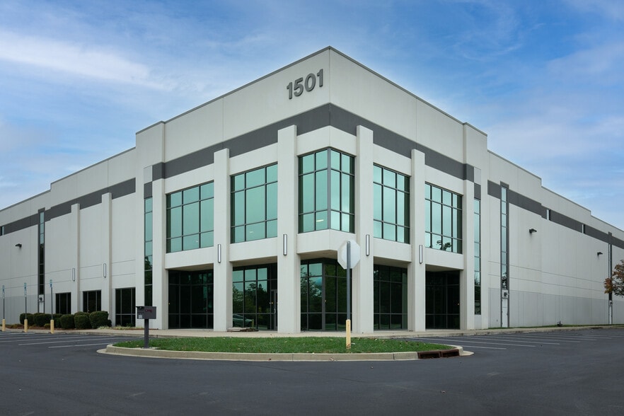 Primary Photo Of 1501 Corporate Pl, La Vergne Distribution For Lease