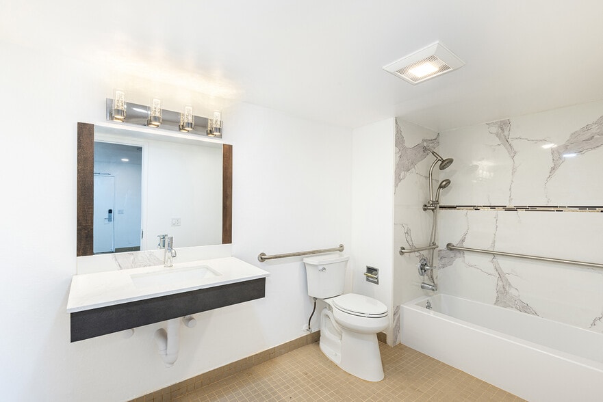 More Photos Of 4 Mariposa St, Vallejo Hotel For Sale