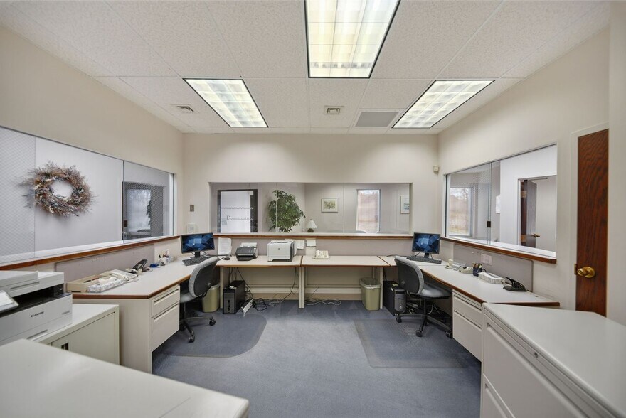 More Photos Of 2814 Franklin St, Michigan City Office For Sale