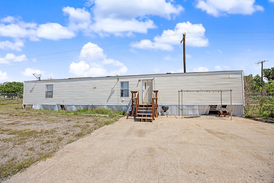 More Photos Of 14165 W Cooksey Rd, Crescent Industrial For Sale