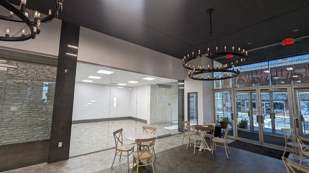 More Photos Of 101 N Bridge St, Bedford Bank For Lease