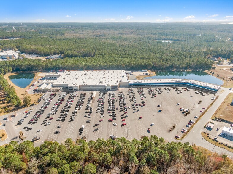 More Photos Of 6586 GA Highway 40 E, Saint Marys General Retail For Lease