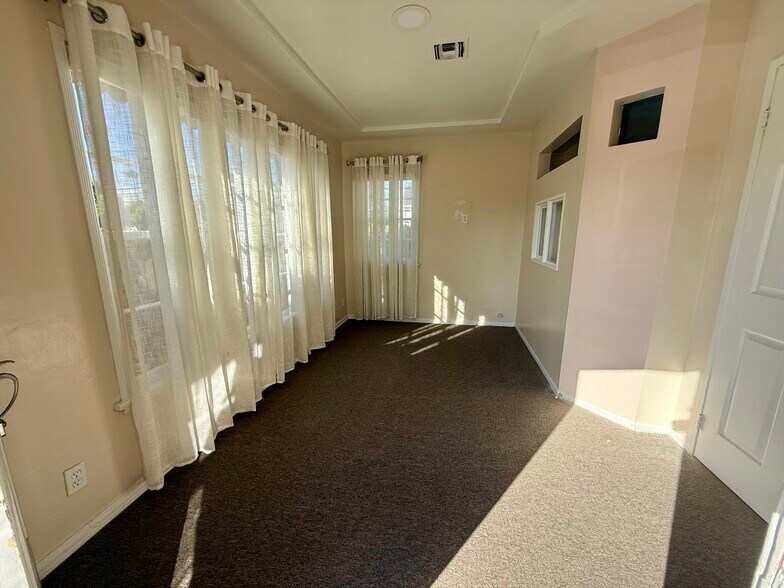 More Photos Of 107 W Fairview Blvd, Inglewood Medical For Lease