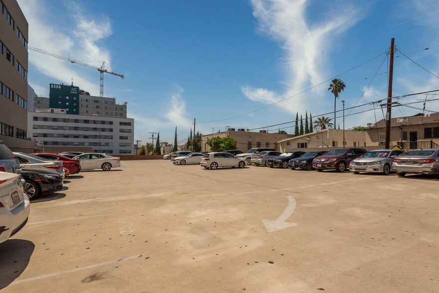 More Photos Of 6333 Wilshire Blvd, Los Angeles Medical For Lease