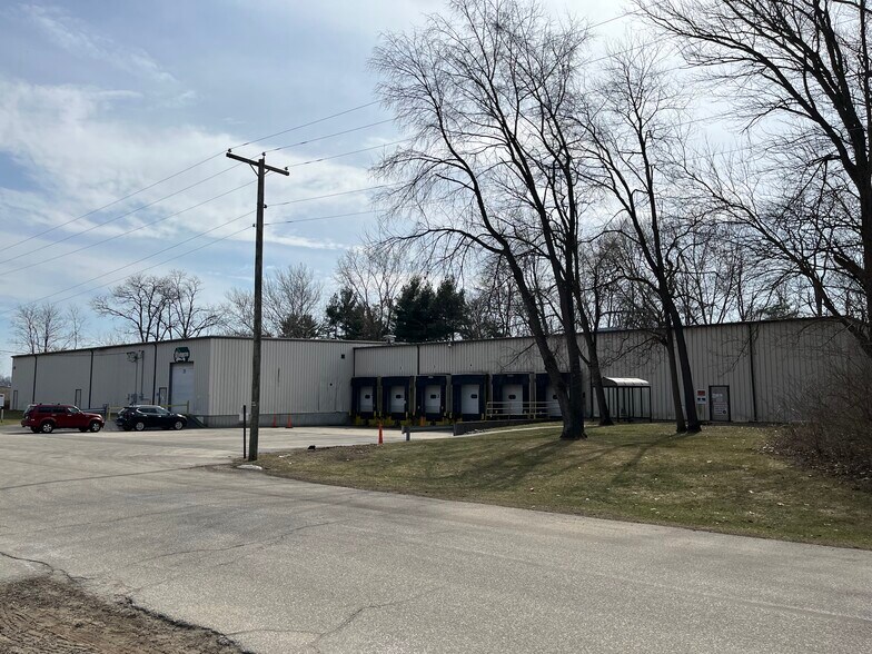 Primary Photo Of 3705 Manchester Dr, Elkhart Warehouse For Lease