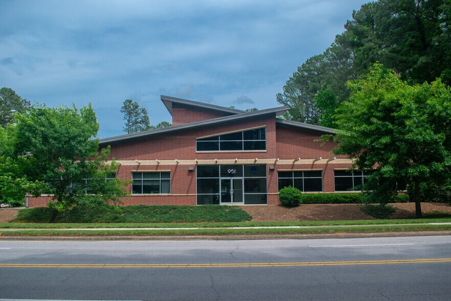 More Photos Of 951 Heather Park Dr, Garner Office For Lease