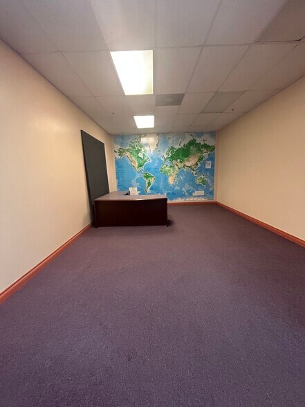 More Photos Of 28294-28310 Constellation Rd, Valencia Light Distribution For Sale