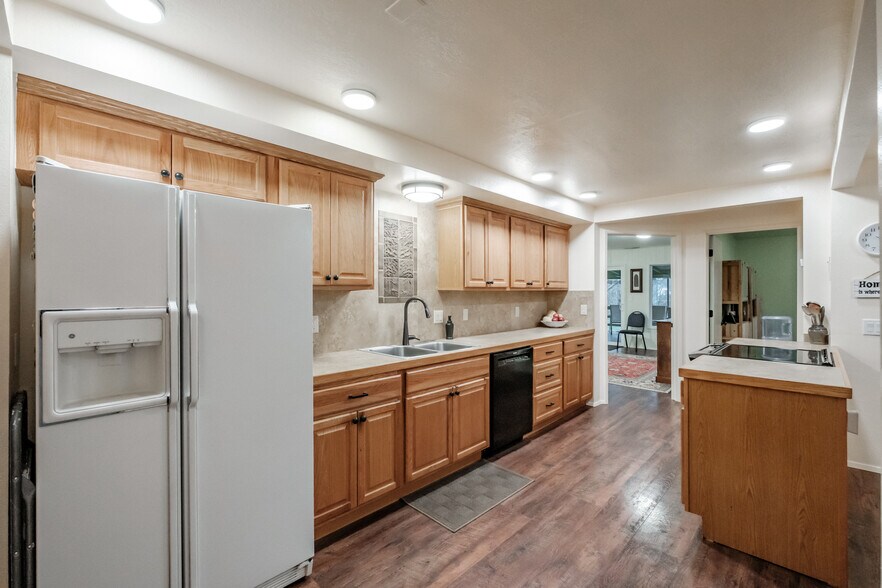 More Photos Of 909 Curry Rd, Roseburg Specialty For Sale