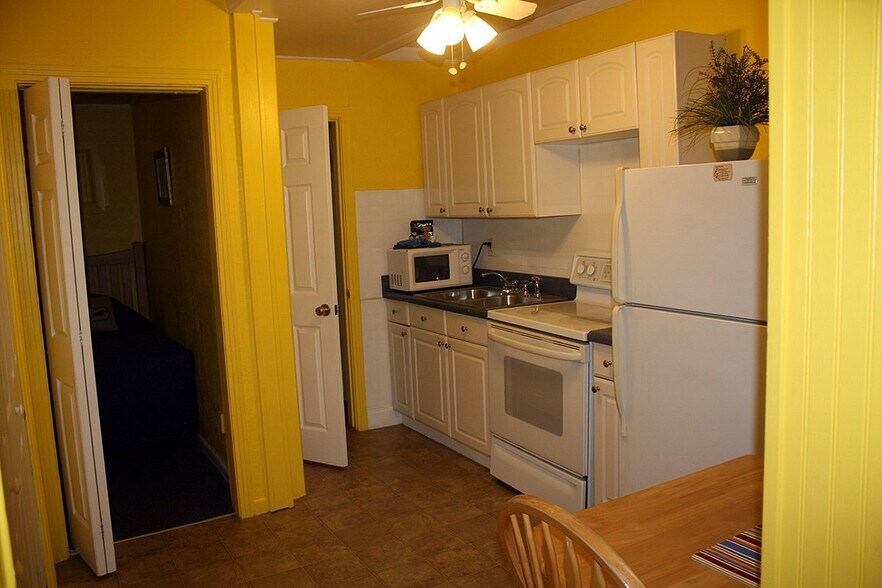 More Photos Of 401 E Shore Dr, Clearwater Beach Hotel For Sale