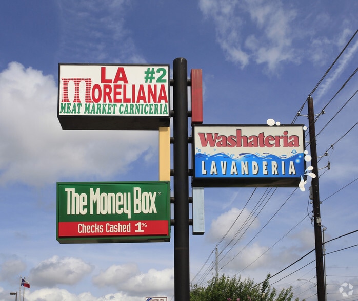 More Photos Of 1909 E William Cannon Dr, Austin Unknown For Lease