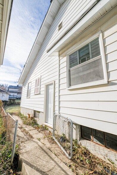 More Photos Of 128 E Bruce Ave, Dayton Multifamily For Sale