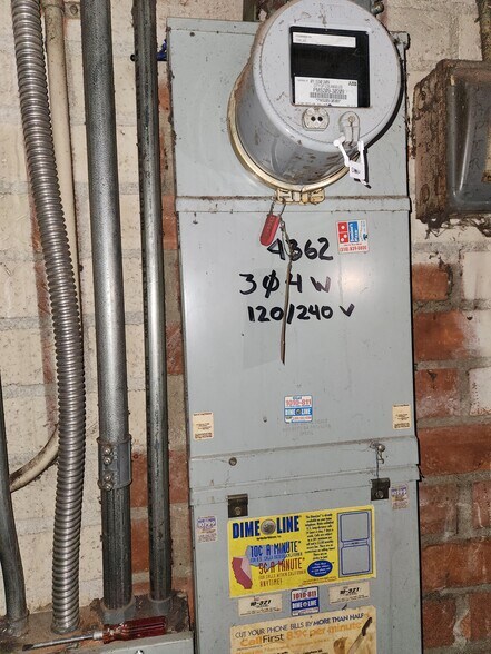 More Photos Of 4365 Wall St, Los Angeles Manufacturing For Sale