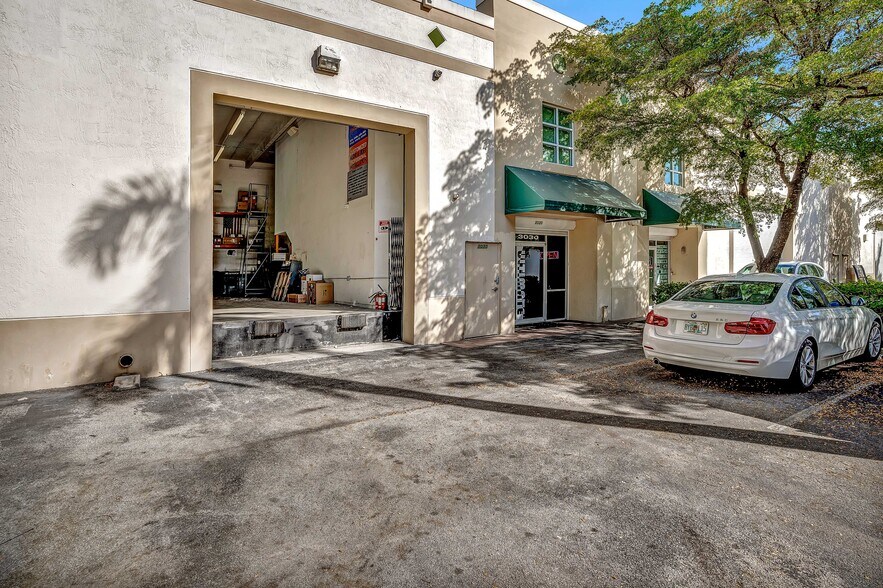 More Photos Of 3030-3050 NW 82nd Ave, Miami Showroom For Lease